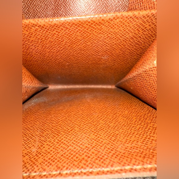 Louis Vuitton Monogrammed Compact bi-fold Wallet with dustbag - Picture 9 of 16